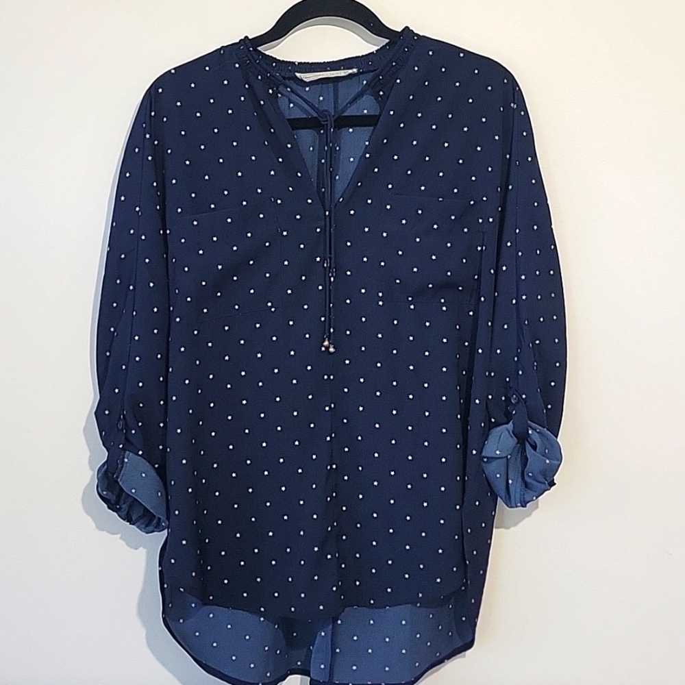 ABERCROMBIE & FITCH WOMEN'S ROLL TAB SLEEVE NAVY BLOUSE WITH STARS